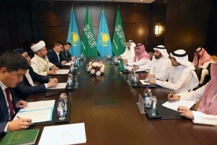 Казахстанским паломникам обещают поддержку во время хаджа и умры