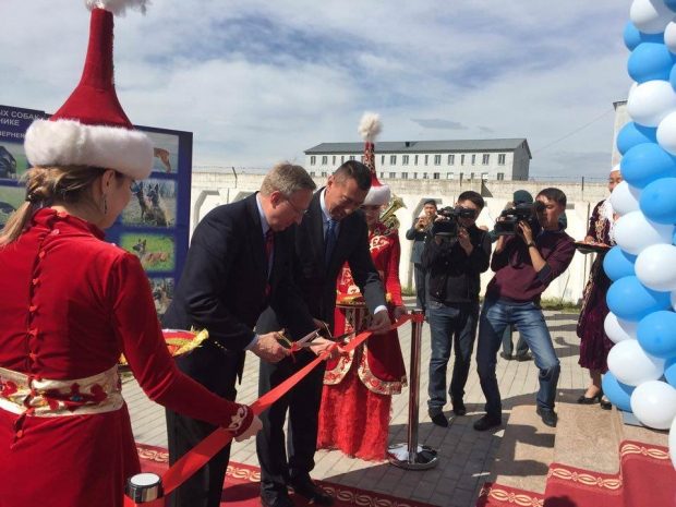 США подарили кинологическому центру новый корпус