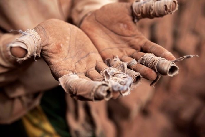 Житель Темиртау держал в рабстве двух людей