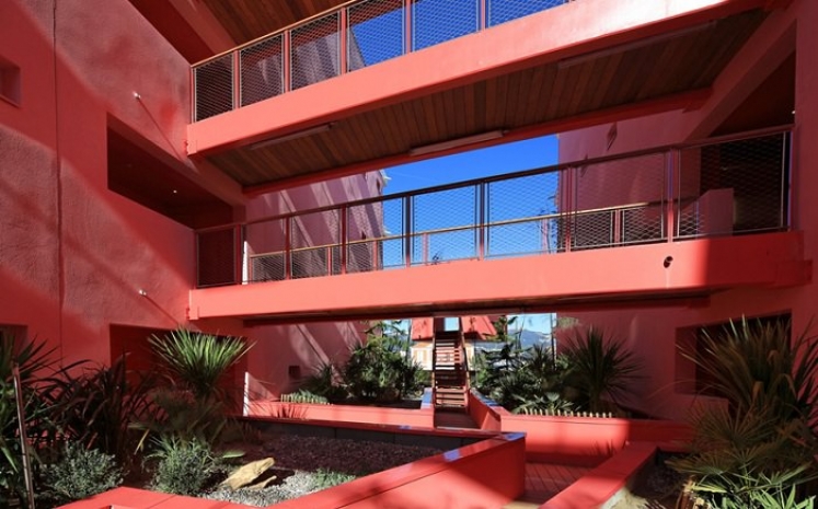 Pink style - жилой дом, выполненный в ярко-розовом цвете