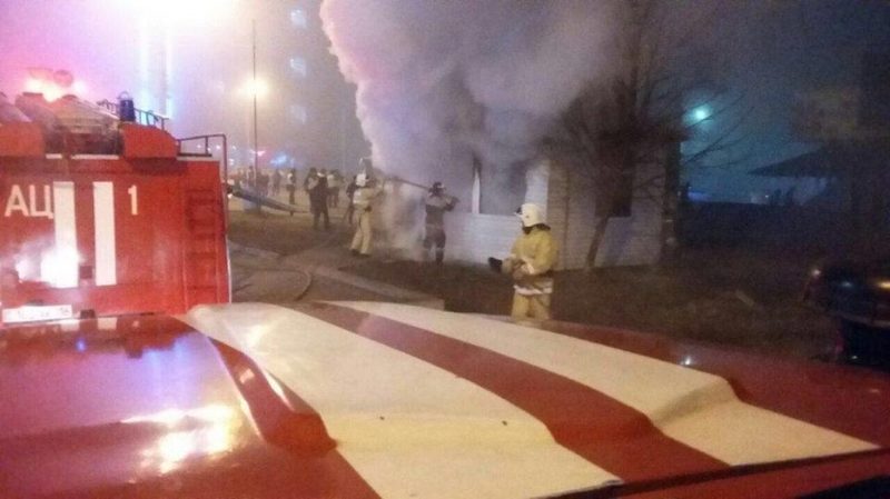 Пожарные потушили стационарный пункт полиции в Усть-Каменогорске