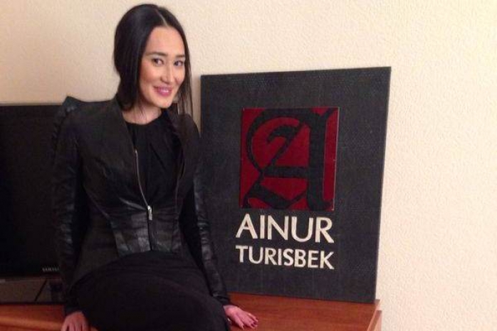 В Сети появился лукбук казахстанского бренда Ainur TurisbekЭксклюзив