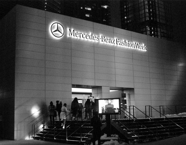 Mercedes Benz прекращает сотрудничать с нью-йоркской неделей моды