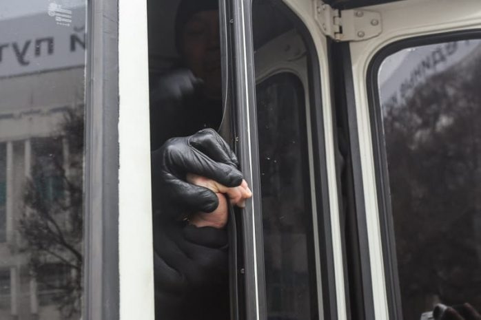 Митинг в Алматы спрятали за снегоуборочной техникой. ВидеоЭксклюзив