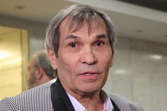 Тяжелым назвали состояние Бари Алибасова врачи