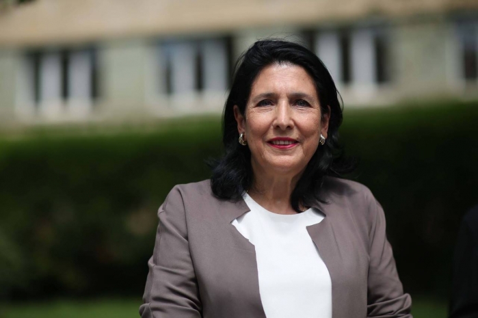 Саломе Зурабишвили лидирует на президентских выборах в Грузии