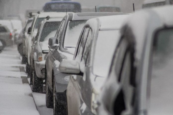 Метель парализовала движение на трассах Казахстана