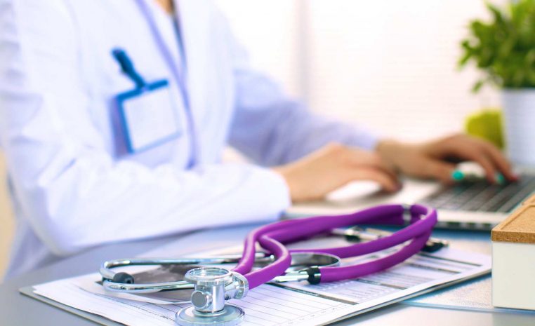 Казахстан запускает комплексный план по цифровизации и контролю качества медицины