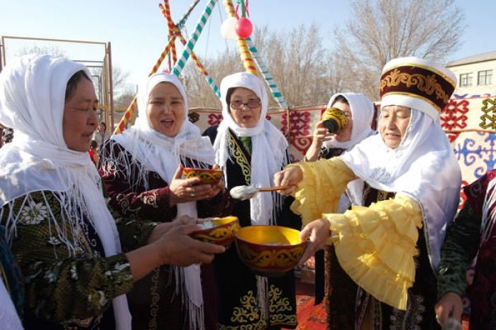 В Южном Казахстане бабушки создали свои советы