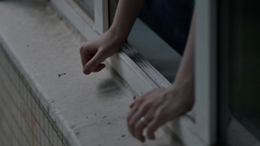 В вузе Костаная муж зарезал жену и выбросился в окно