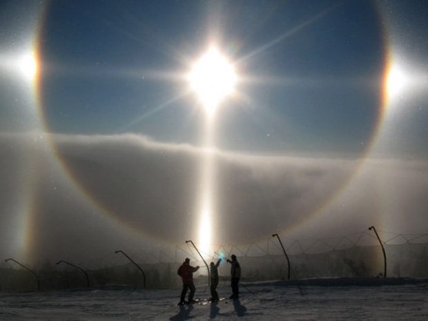 Астанчане наблюдали за необычным кольцом вокруг солнца