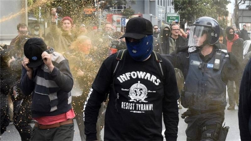 Антиисламские протесты в Австралии вылились в массовую драку