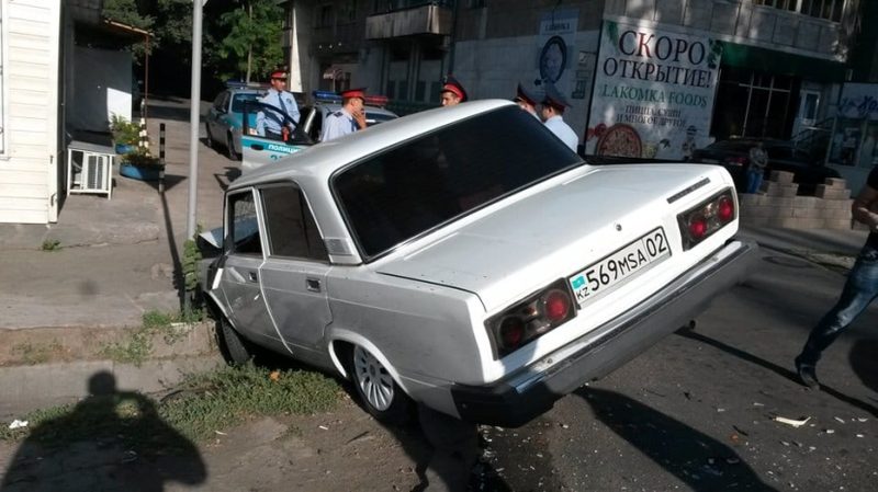 Полиция Алматы задержала водителя, который накануне насмерть сбил женщину и скрылся с места происшествия