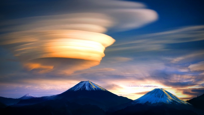 Облако в виде НЛО попало на видео в Неваде