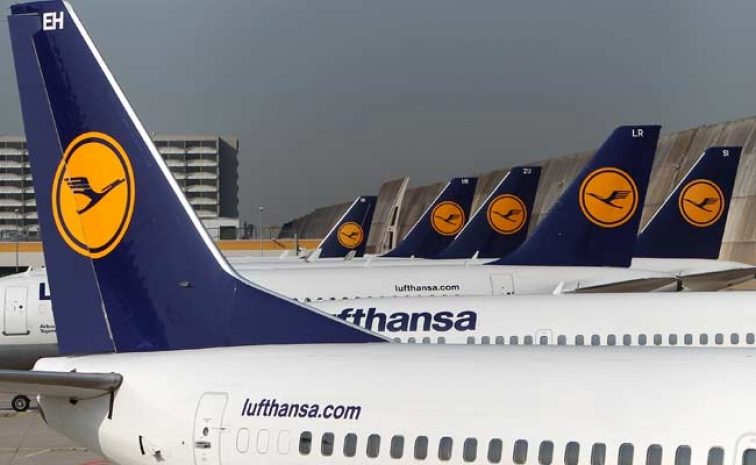 Lufthansa отменила 876 рейсов из-за забастовки пилотов