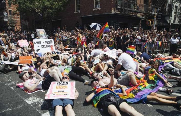 Самый массовый парад ЛГБТ прошел в Нью-Йорке
