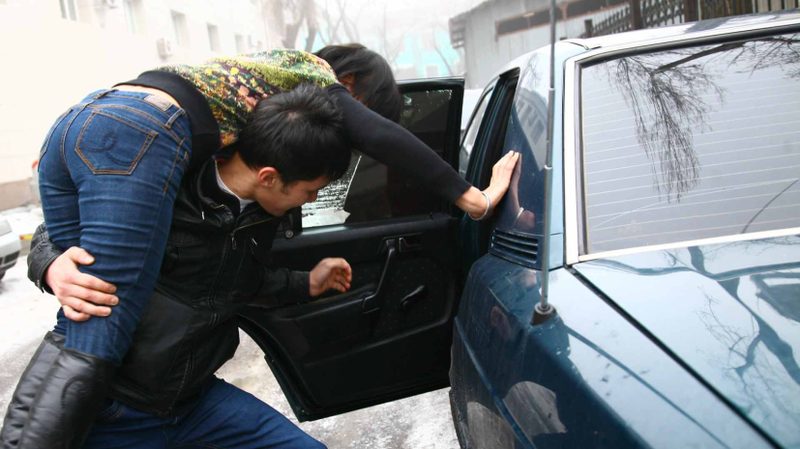 Үш жыл түрме: қалыңдық ұрлағаны үшін Маңғыстаудың екі тұрғыны сотталды