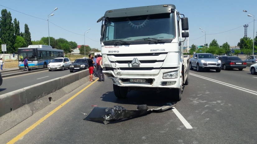 Мужчину насмерть сбила бетономешалка в Алматы