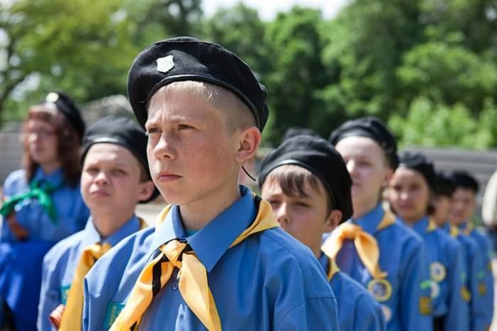 Казахстанских чиновников и депутатов посвятили в скауты