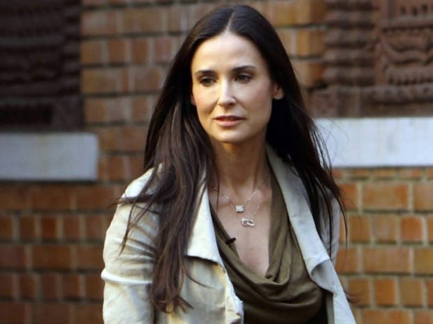 Деми Мур впервые за долгое время вышла в свет