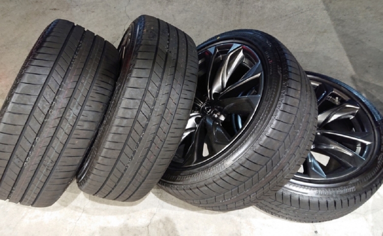 Комплект зимней резины за ускорение попросила чиновница в Костанайской области