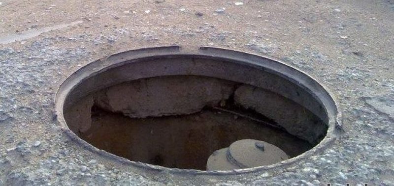 Алматинский водитель выиграл суд по аварии из-за крышки люка