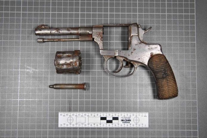 Раритетный револьвер изъяли полицейские у карагандинца