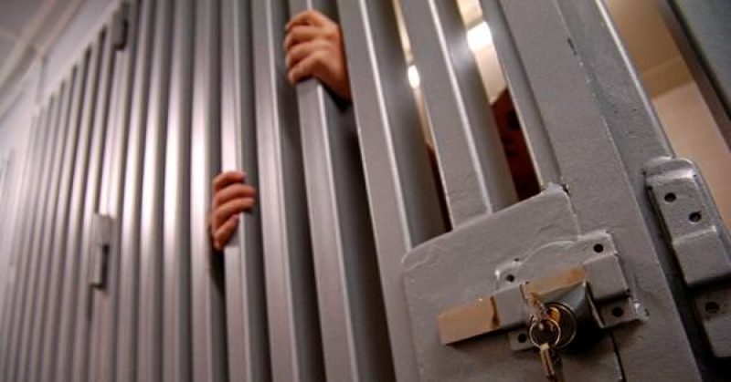 В ЮКО за взятки осудили начальника отдела ДВД