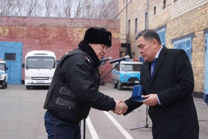 Полицейским заплатили $1,6 тыс за раскрытие разбоя