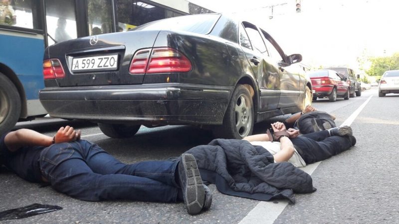 В Алматы задержана банда домушников