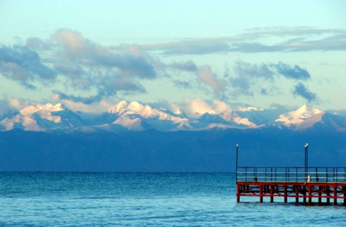 Более 20 тысяч сетей вытащили со дна Иссык-Куля