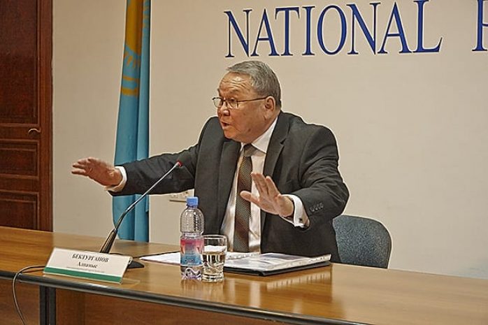 Казахстанские коммунисты нуждаются в переменах и свежей кровиЭксклюзив