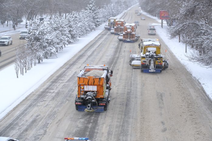 Коммунальные службы работают в усиленном режиме в Алматы
