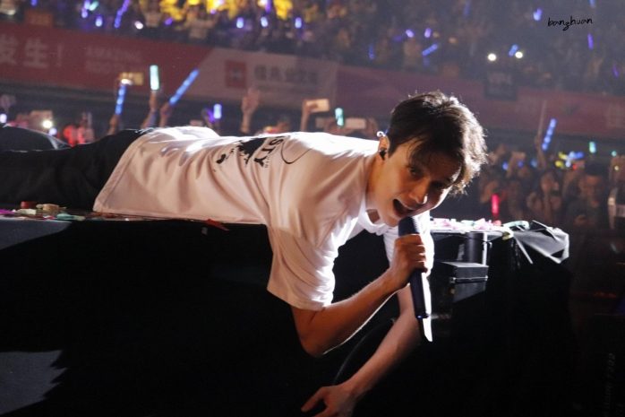 Димаш анонсировал выпуск нового клипа