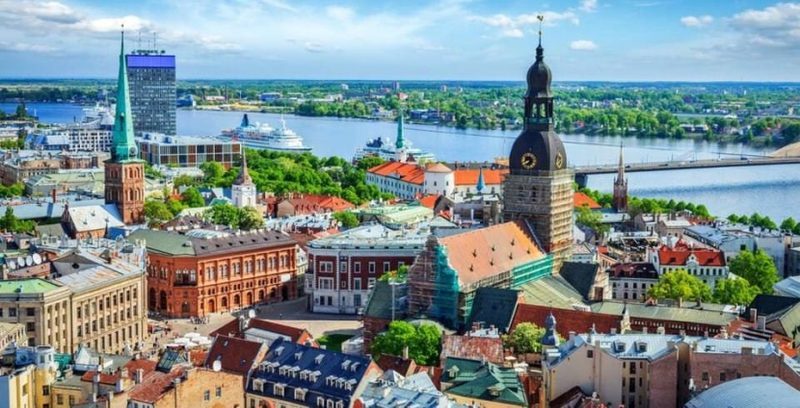 В Латвии женщине не дали позвать на русском детей, потерявшихся в ТЦ