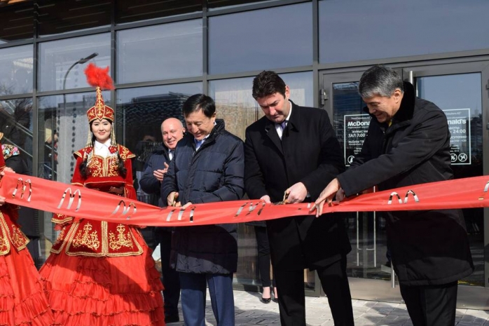 Открытие «Макдональдса» в Астане вызвало ажиотаж среди потенциальных посетителей