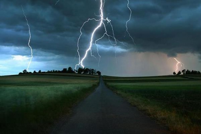 Молния убила пастуха в Атырауской области