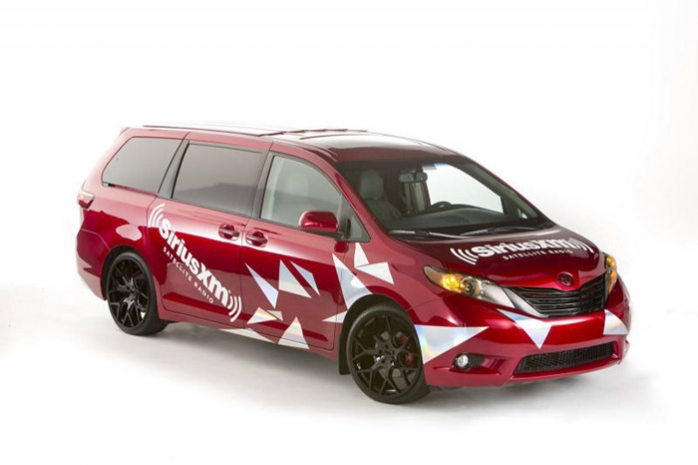 Toyota представит музыкальный минивэн Sienna Remix