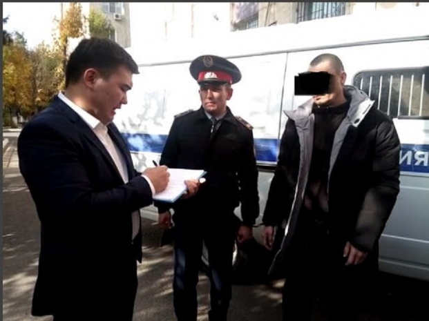 Налетчик, ограбивший банк в Шымкенте, положил похищенные деньги в другой банк