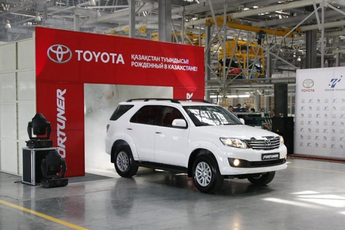 Президент посетил завод по сборке автомобилей Toyota Fortuner
