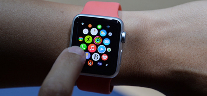 Водителей будут штрафовать за использование часов Apple Watch