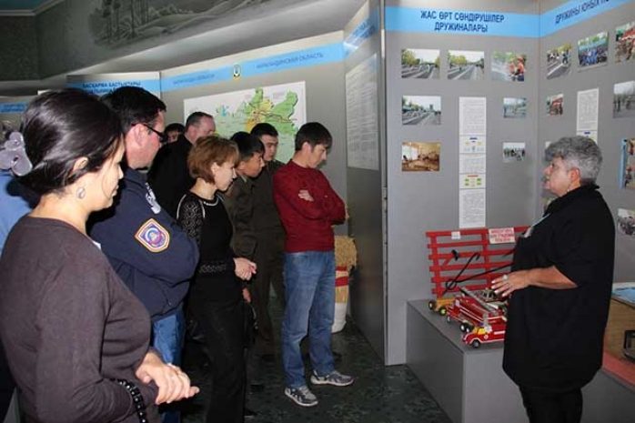 Спасатели Караганды посетили родной музей перед праздникомЭксклюзив