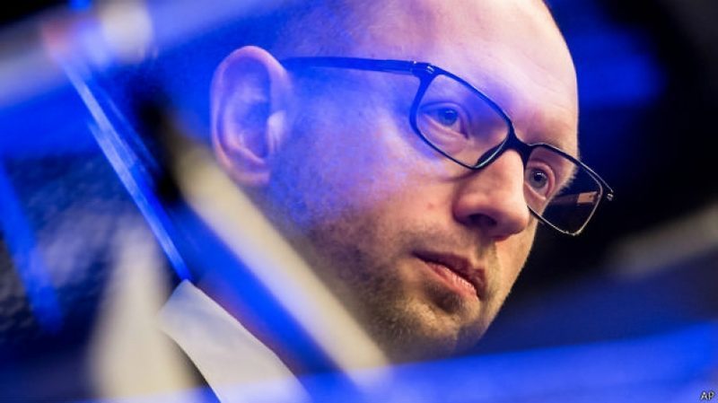 Яценюк пообещал заплатить по долгам за газ