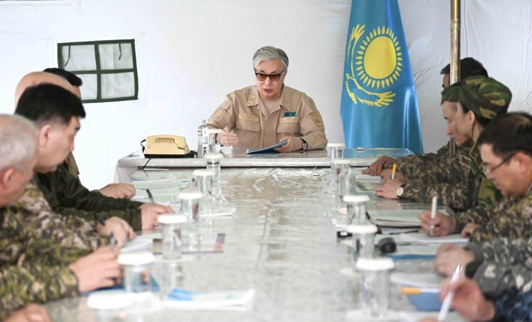 Президент объявил выговор акиму области Абай