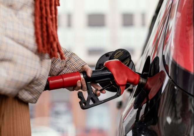 Названы регионы с самым дорогим и самым дешевым бензином