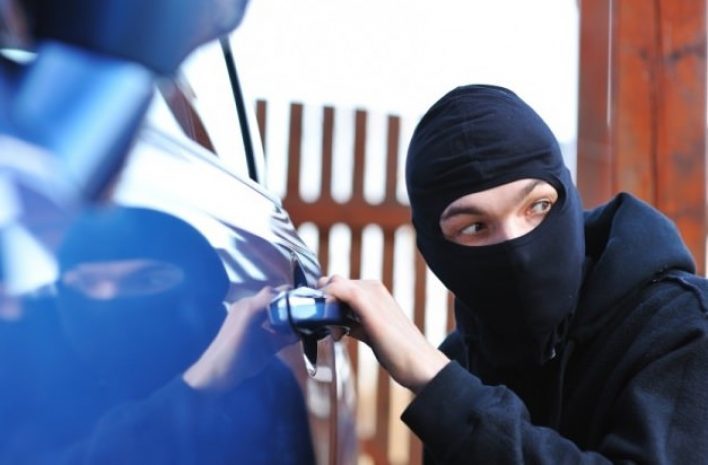 В Усть-Каменогорске 15-летняя школьница угнала автомобиль