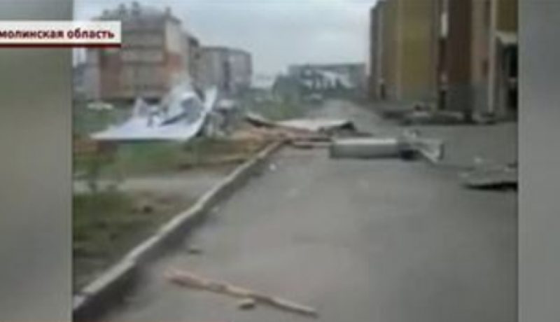 Ураган снес крыши с домов в двух областях РК