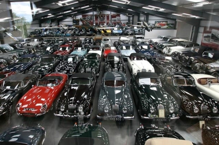 Компания Jaguar приобрела коллекцию британских автомобилей