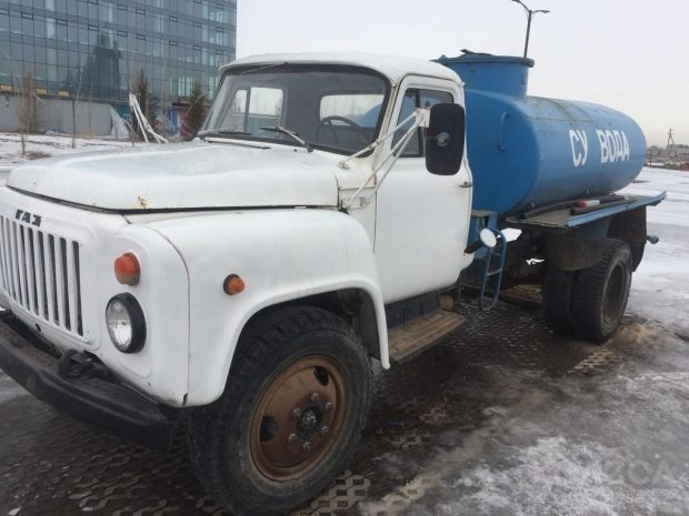 Водовоз сбил девушку на трассе в Туркестанской области