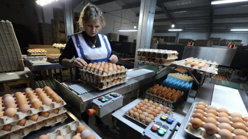 Казахстан хочет ограничить ввоз дешевеющих российских товаров